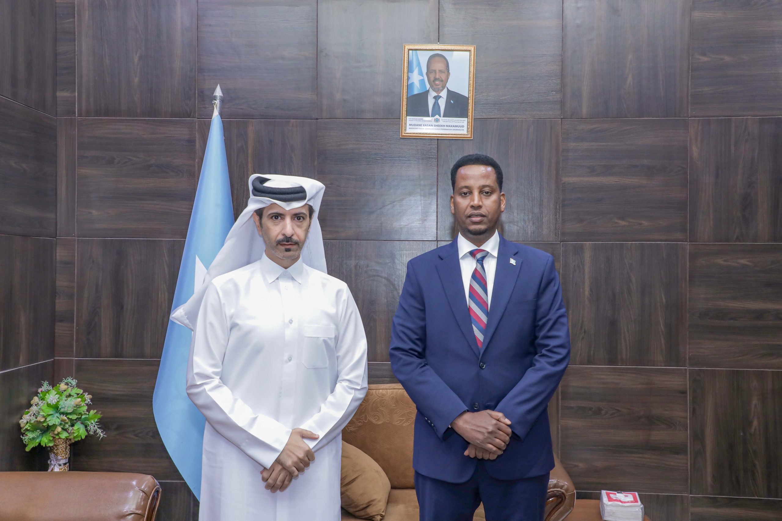 Wasiir ku-xigeenka arrimaha dibadda ayaa qaabilay safiirka dowladda walaalaha nahay ee Qatar ee Soomaaliya