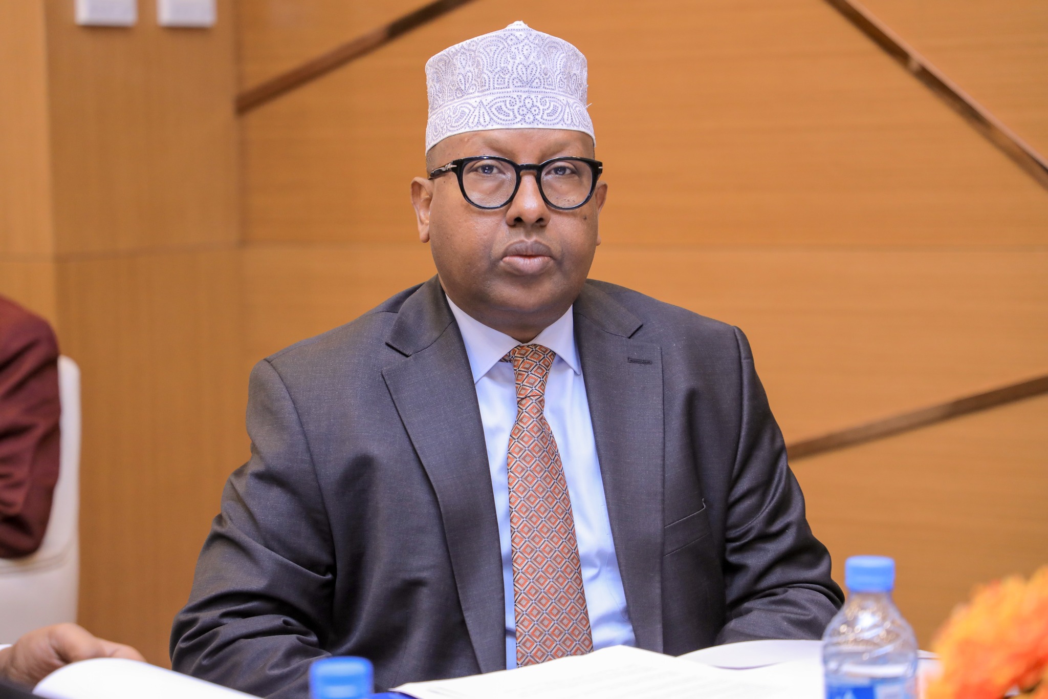 Wasiirka Arrimaha Dibadda Soomaaliya oo ka digay halista maarayn xumida biyaha ka gudba soohdimada