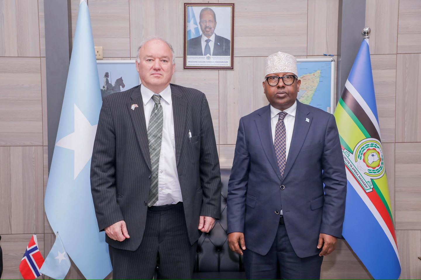 Wasiirka Arrimaha Dibadda Soomaaliya oo kala hadlay iskaashi wadaagga Siihayaha Safaaradda Norway