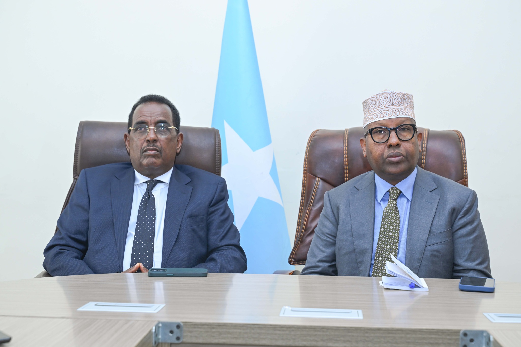 Wasiirka Arrimaha Dibadda oo kala hadlay Wasiirka Arrimaha Gudaha adeegga cusub ee Dad-dhigidda