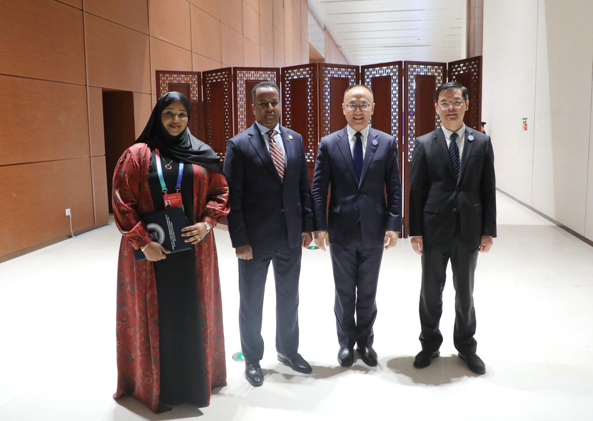 Wasiirka Arrimaha Dibadda oo Magaalada Changsha kula kulmay Guddoomiyaha CIDCA