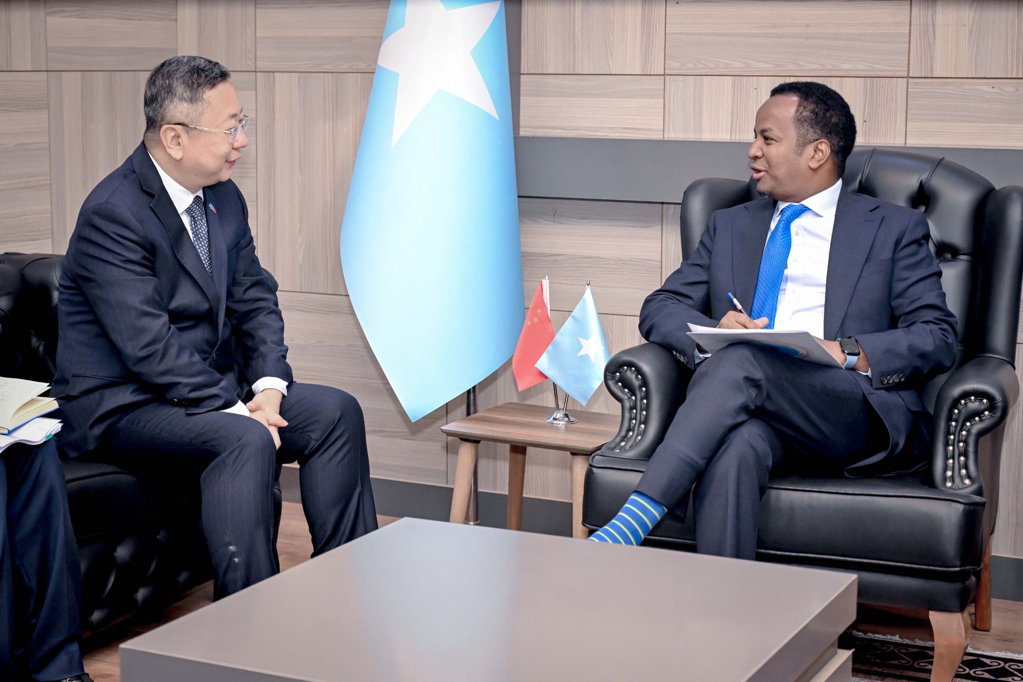 Somali FM Discusses Bilateral Relations with Chinese Ambassador
