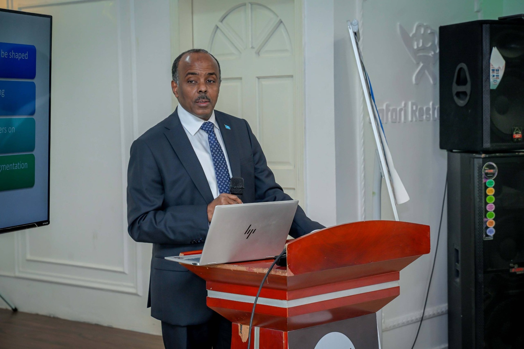 Somali State Minister for Foreign Affairs Speaks at Ministry Internal Retreat