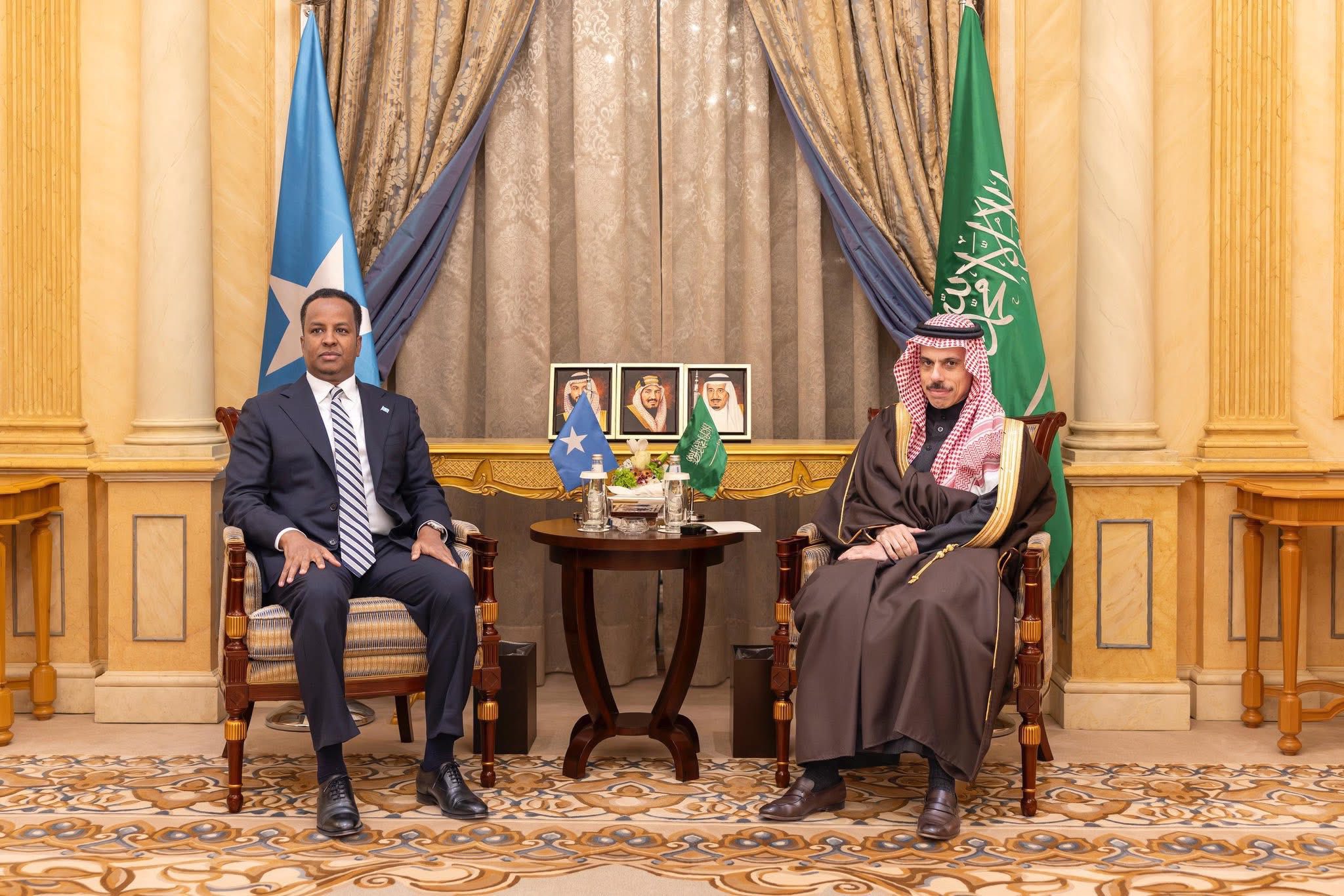 Somali FM pays official visit to Riyadh, meets Saudi counterpart to affirm Somalia’s unity and sovereignty