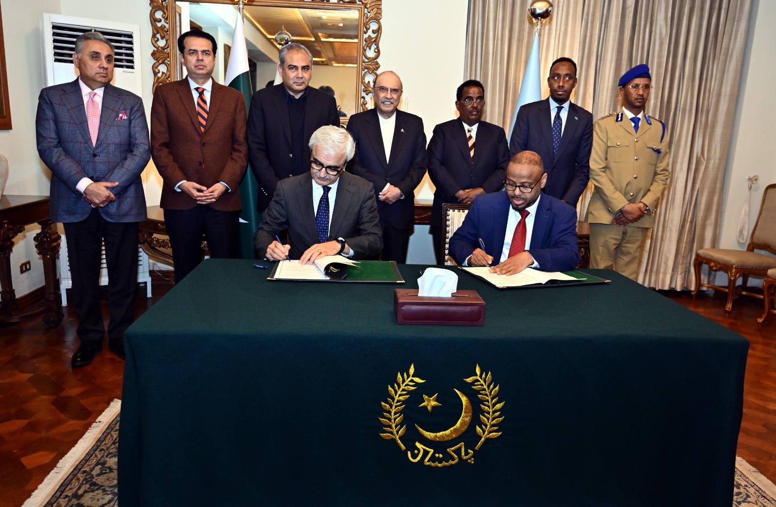 𝐒𝐨𝐦𝐚𝐥𝐢𝐚 𝐚𝐧𝐝 𝐏𝐚𝐤𝐢𝐬𝐭𝐚𝐧 𝐒𝐢𝐠𝐧 𝐕𝐢𝐬𝐚 𝐖𝐚𝐢𝐯𝐞𝐫 𝐀𝐠𝐫𝐞𝐞𝐦𝐞𝐧𝐭 𝐟𝐨𝐫 𝐃𝐢𝐩𝐥𝐨𝐦𝐚𝐭𝐢𝐜 𝐏𝐚𝐬𝐬𝐩𝐨𝐫𝐭𝐬