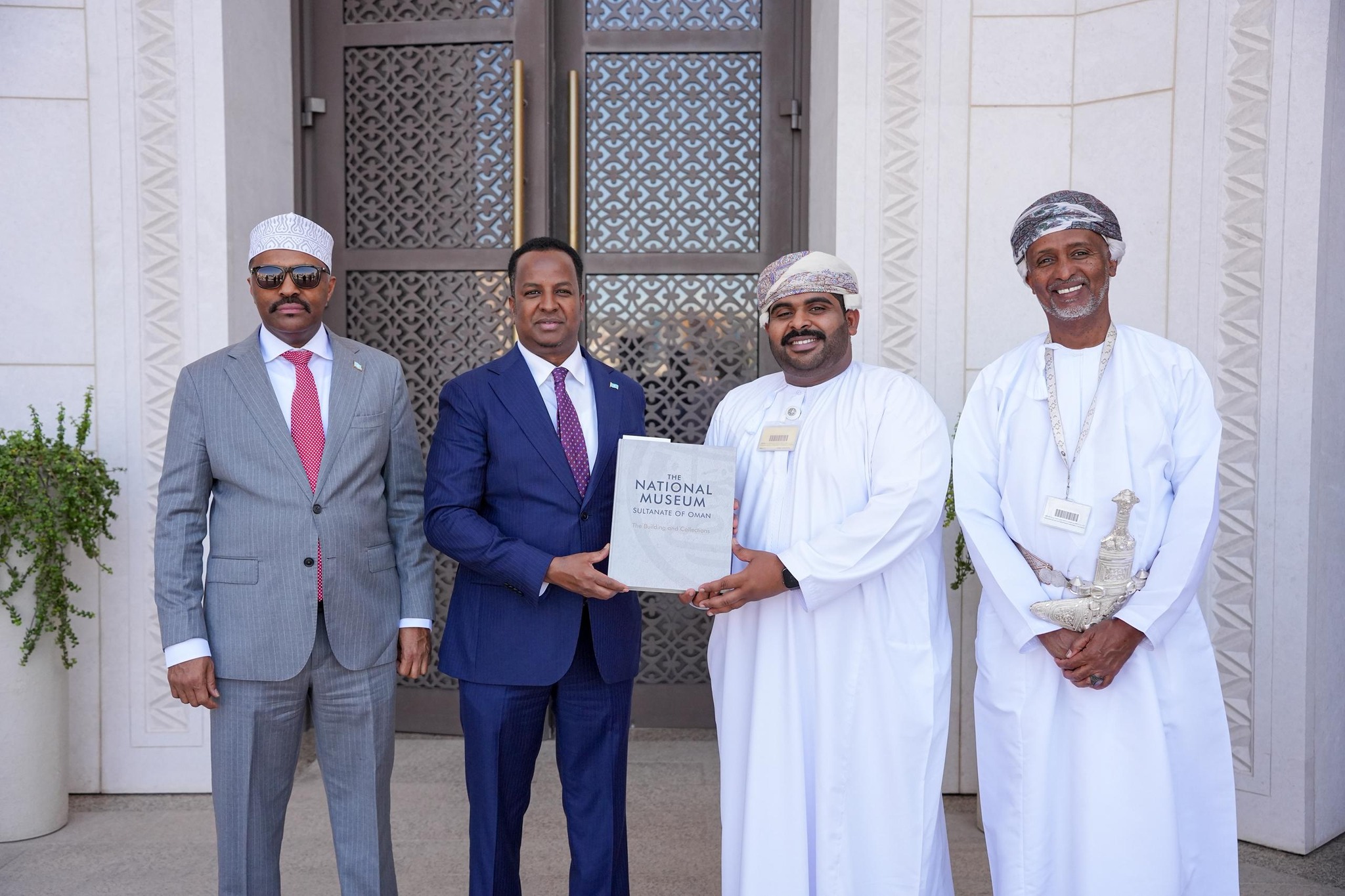 FM Visits National Museum of Oman
