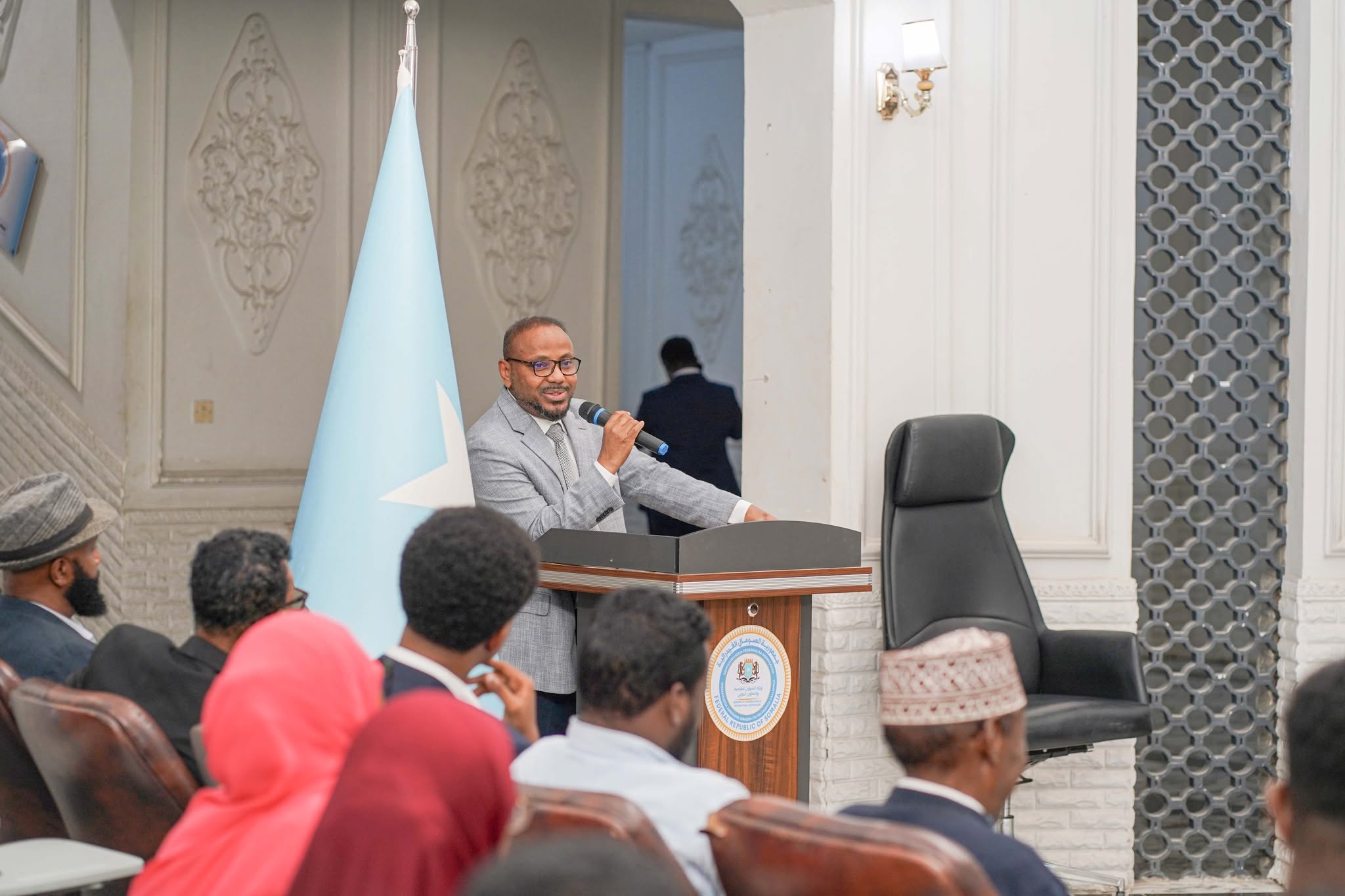 PS H.E. Hamza Haadow Meets MFA Employees on Institutional Development