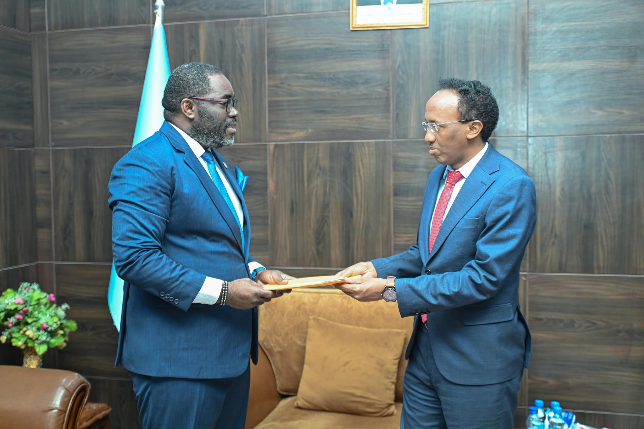 Deputy Minister of Foreign Affairs Receives UNFPA Resident Representative for Somalia