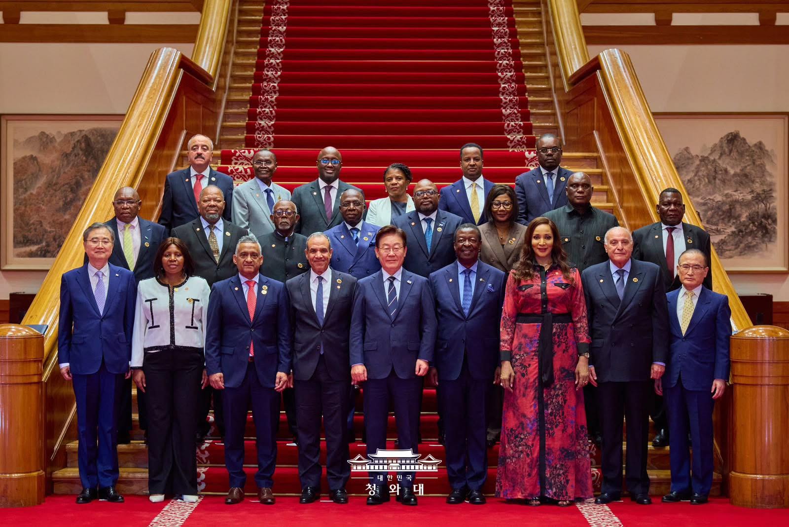 South Korea President Lee Jae-myung Receives African Foreign Ministers, Including Somalia???s FM Abdisalam