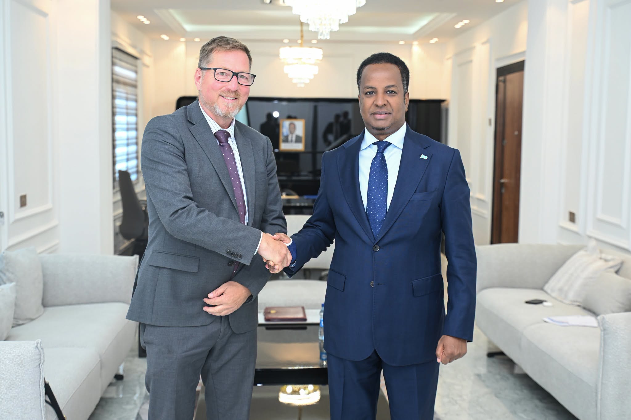 Minister of Foreign Affairs Meets Norway’s Special Representative for Somalia
