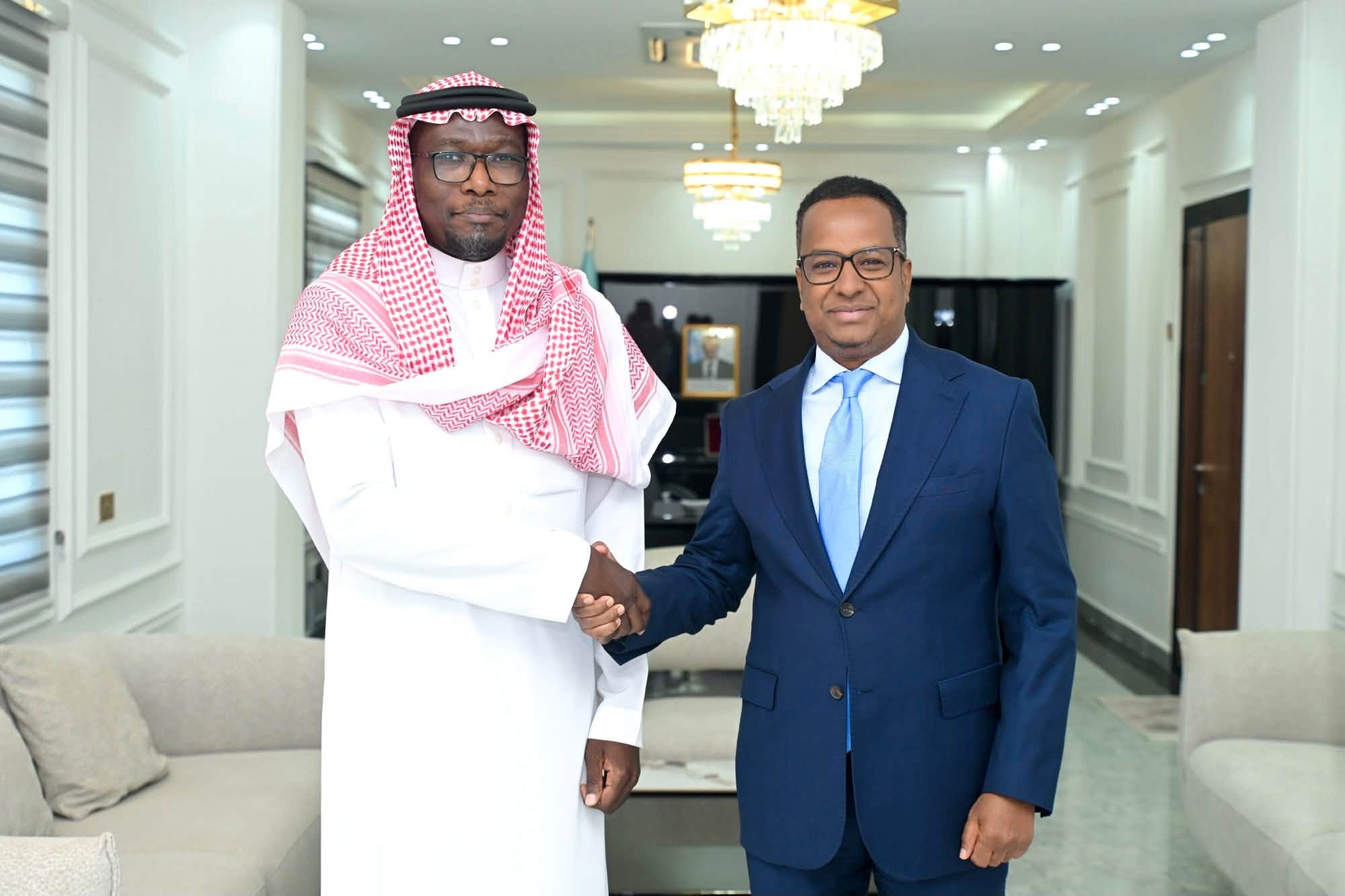 Foreign Minister Bids Farewell to Outgoing Saudi Ambassador